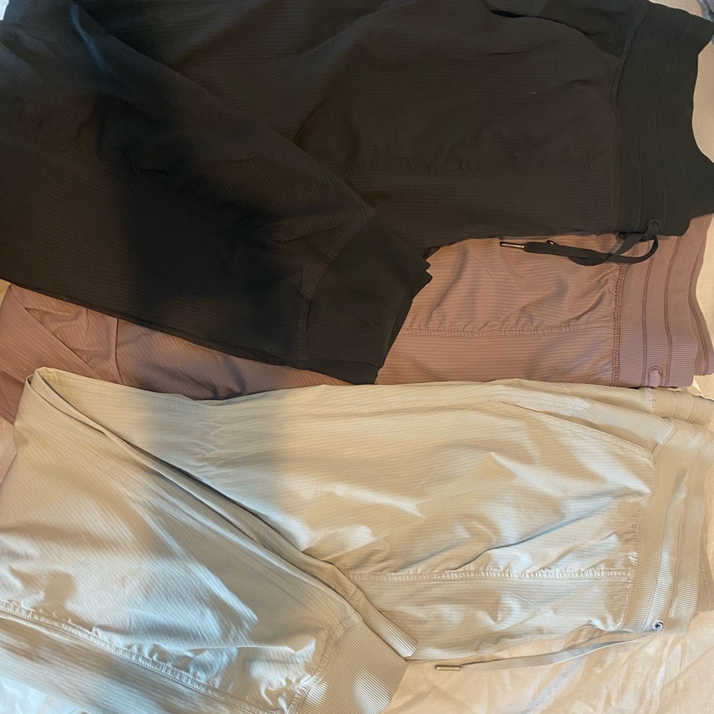 Dance studio jogger black, grayish-silver, lilac.